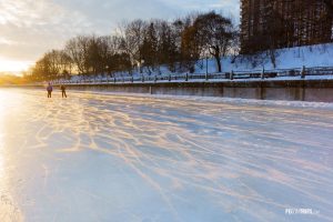 Frozen Ottawa Canal at sunrise - Pix on Trips