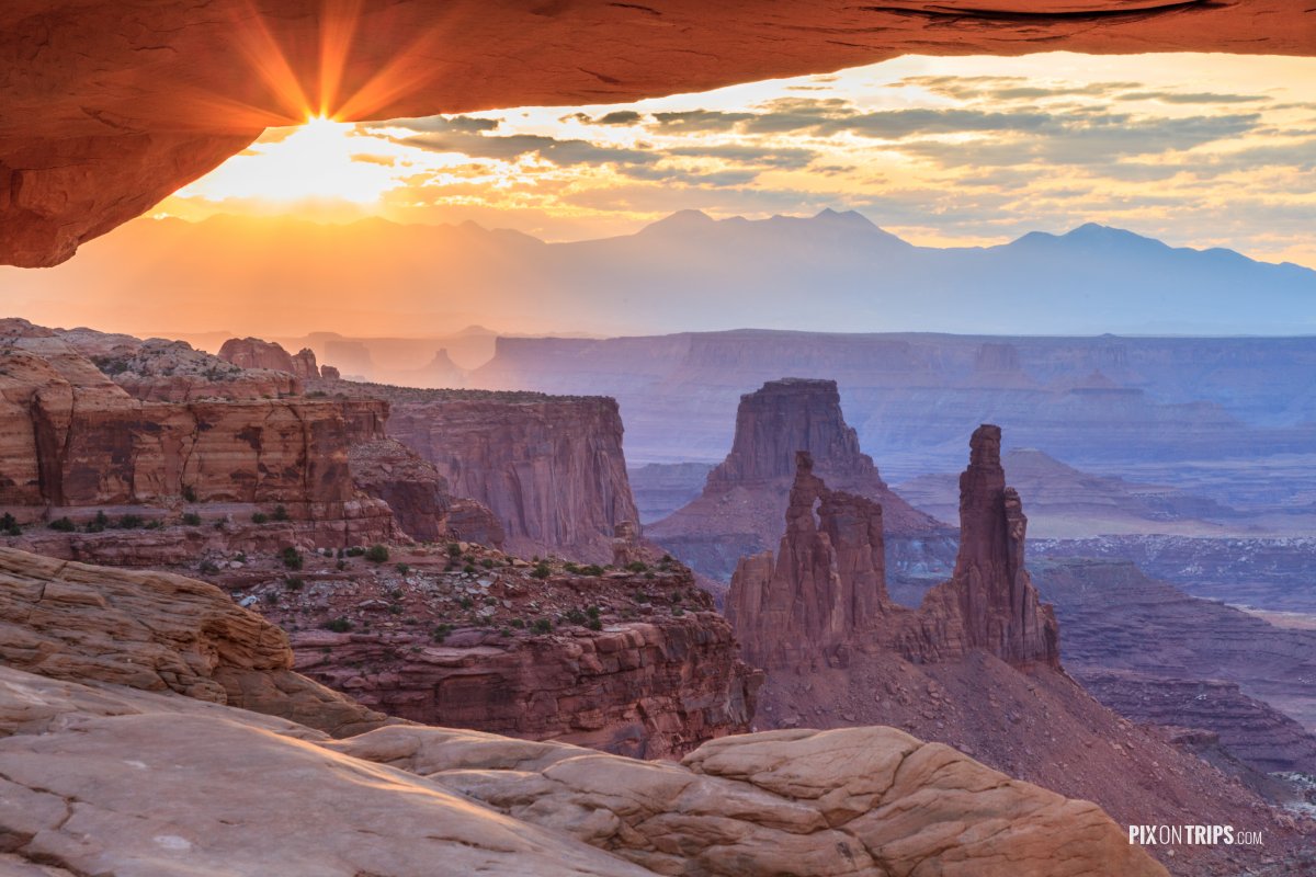 Mesa Arch at Sunrise - Pix on Trips