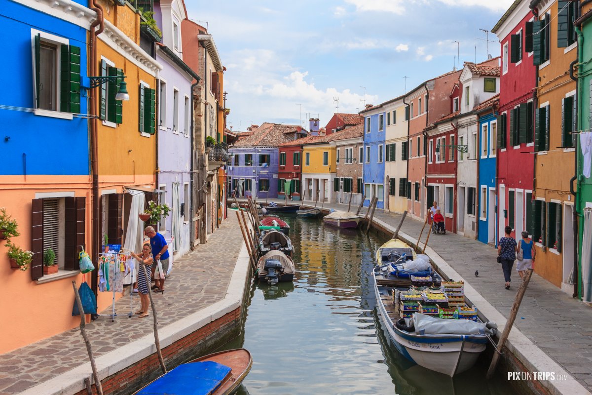 A quiet morning in Burano, Italy - Pix on Trips