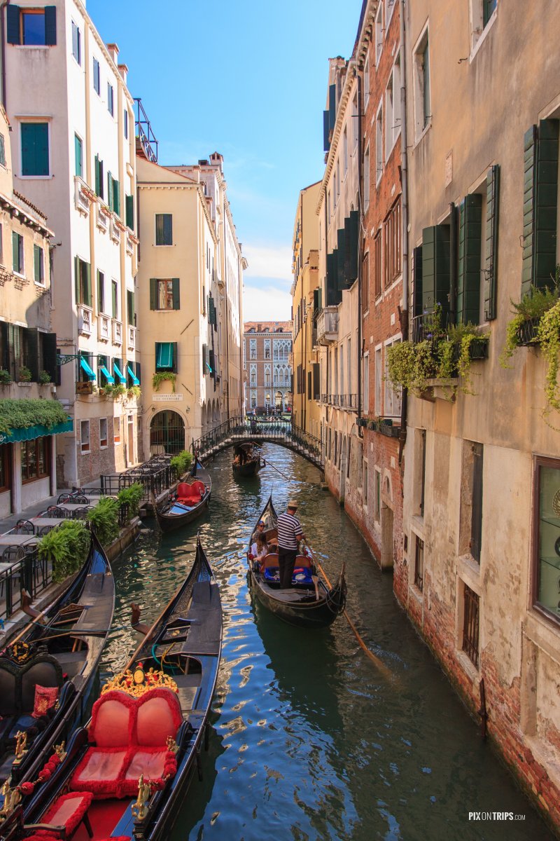 Gondolas and narrow canal in Venice, Italy - Pix on Trips