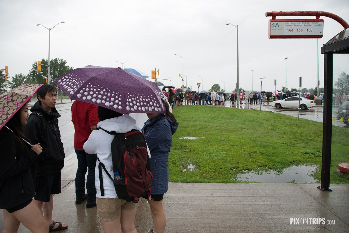People wait for bus at Eagleson Park &amp; Ride in west Ottawa - Pix on Trips